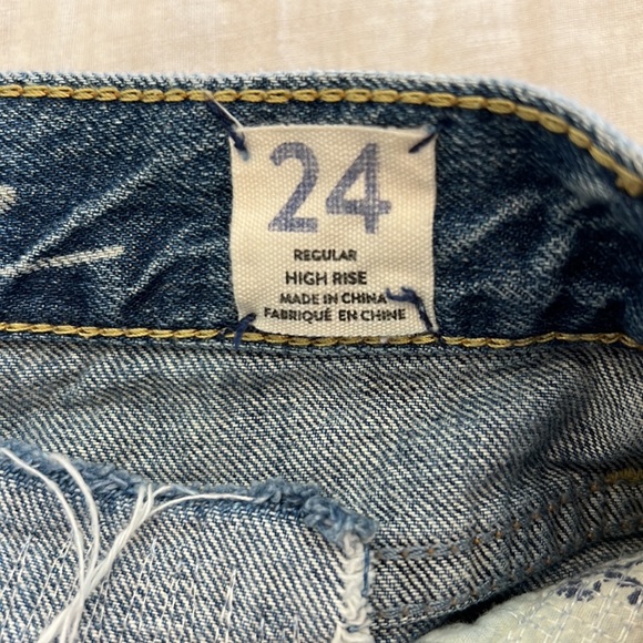 We The Free - Distressed Denim, Size 24 - Picture 2 of 3